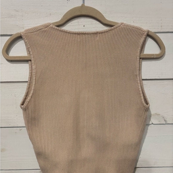 House of Harlow 1960 Tan Ribbed Crop Tank Top - Picture 4 of 9